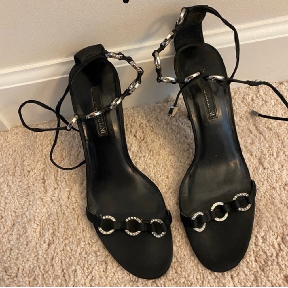 Strapped heel formal shoe